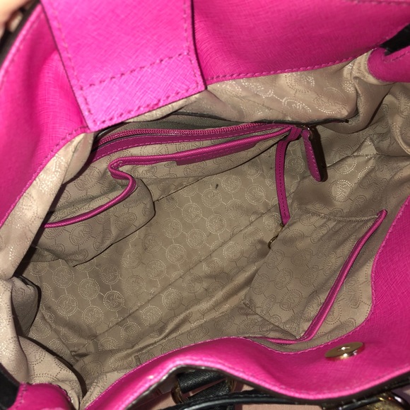 Authentic Michael Kors Large Hamilton Purse - Picture 8 of 8